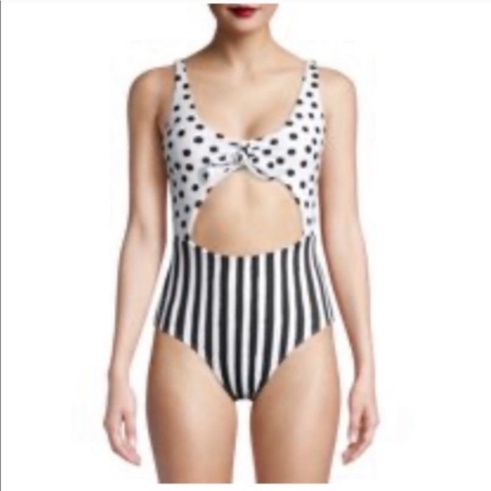 No Boundaries polka dot one piece swim suit, Sz. 3